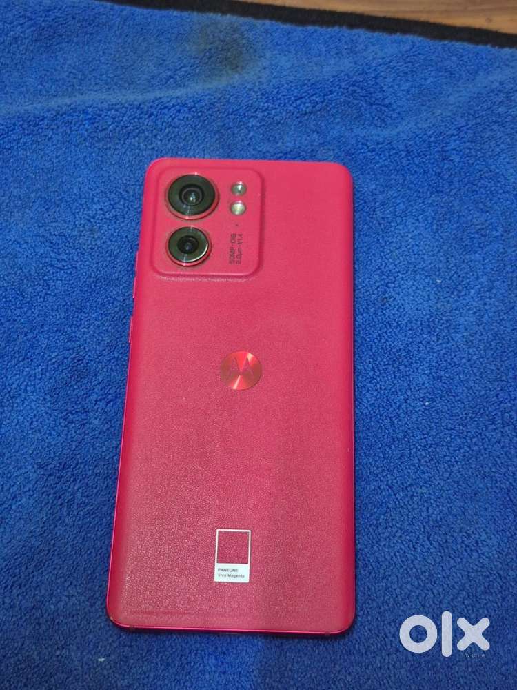 Edge 40 - 12 GB - 256 GB