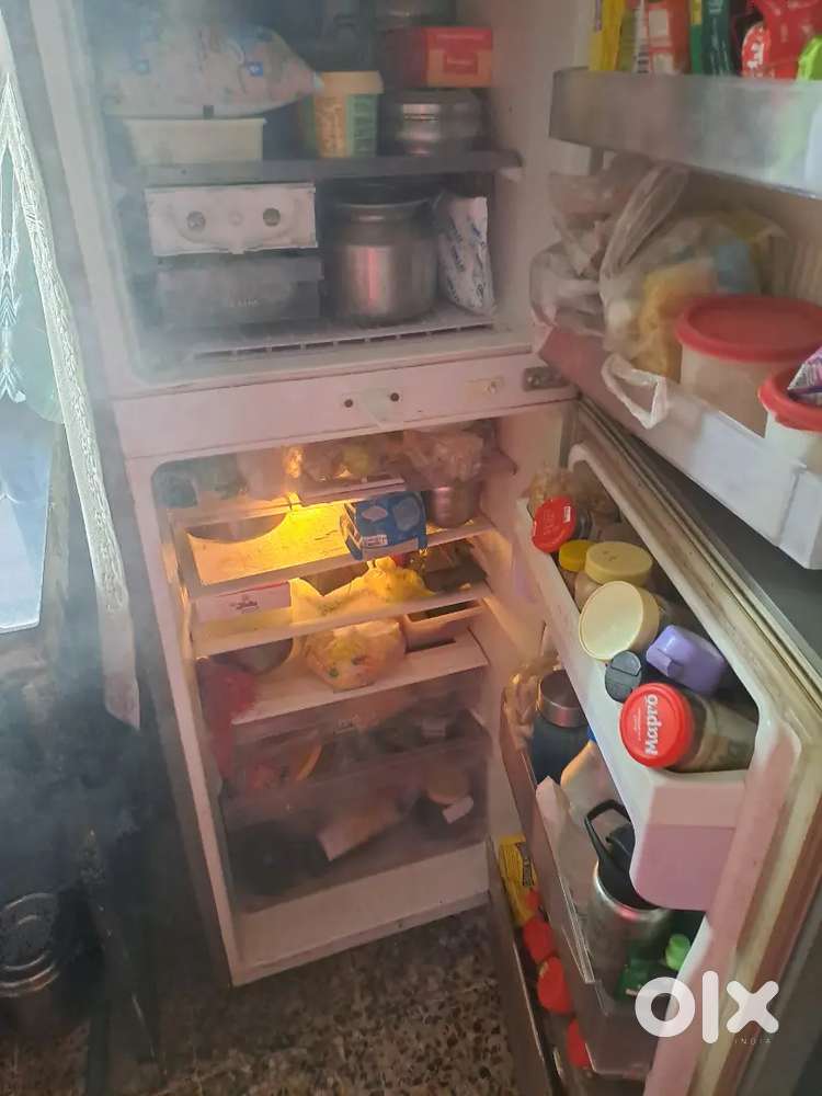 Only 1 year used refrigerator  LG 265 liter in good working condition