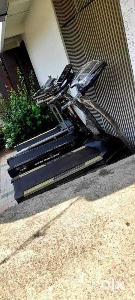 Used full automatic moterzid treadmill available difrant model difrant