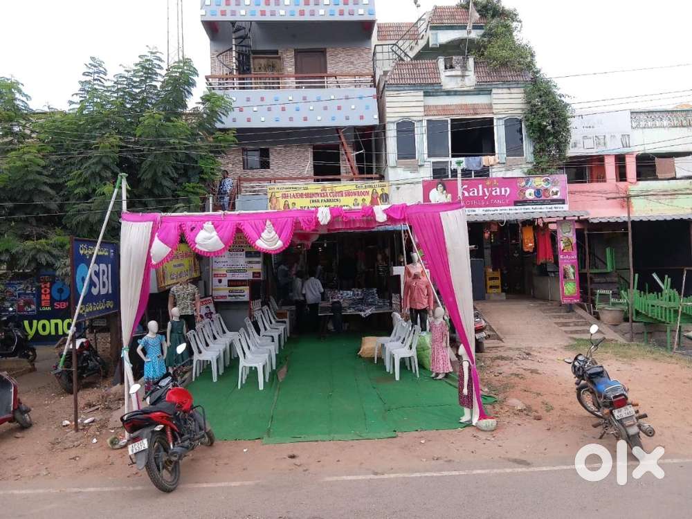 Clothing shop with men and women’s wear fully furnished