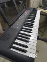 Yamaha PSR F52 Keyboard
