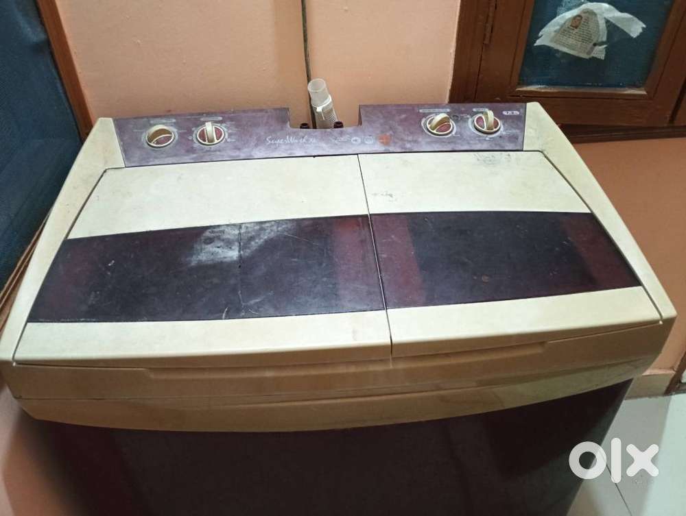 WHIRLPOOL WASHING MACHINE 7.2 KG IN ALL WORKING CONDITION