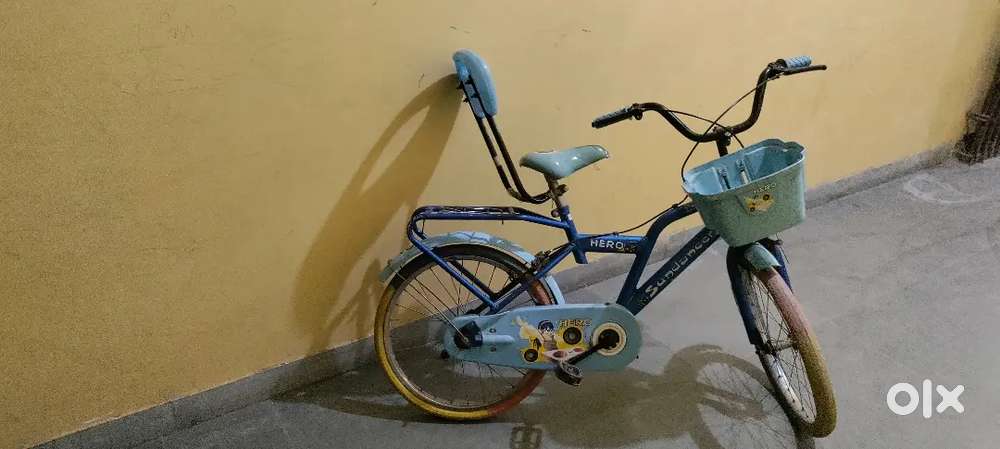It is a type of bicycle that children aged 6 to 14 can ride.