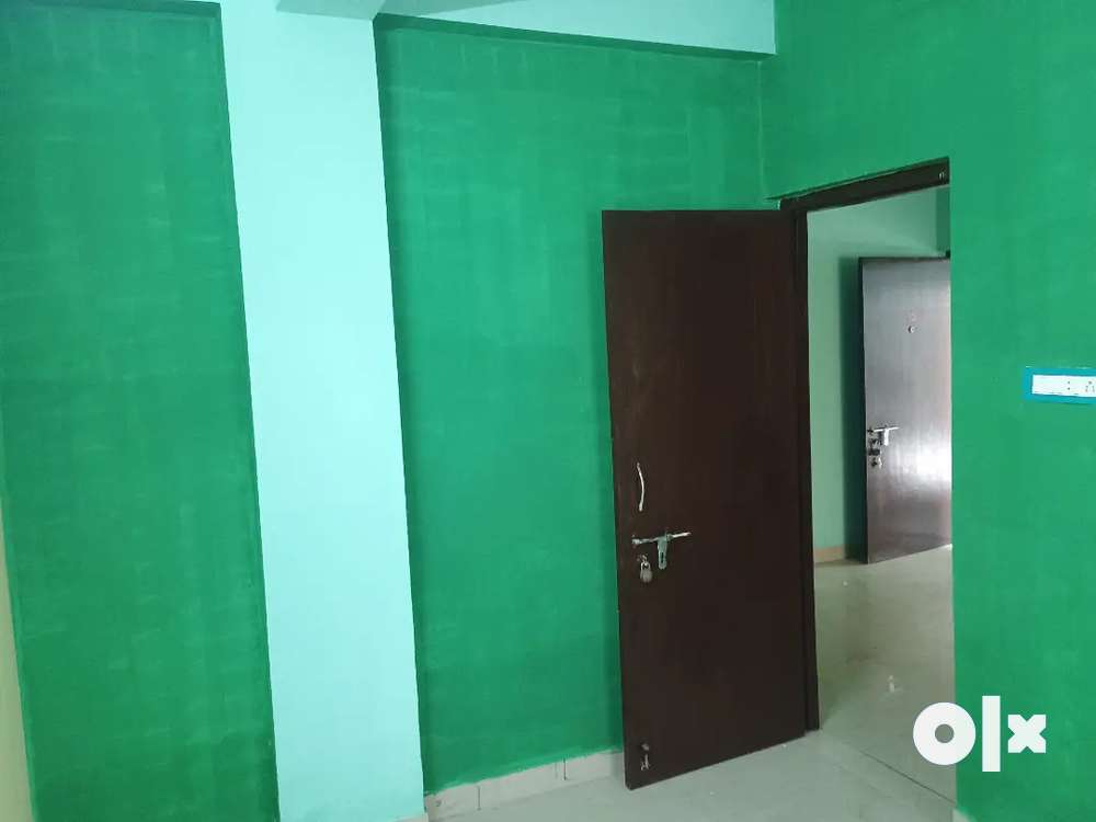 1 BHK flat for small family. Service in private/government preferred
