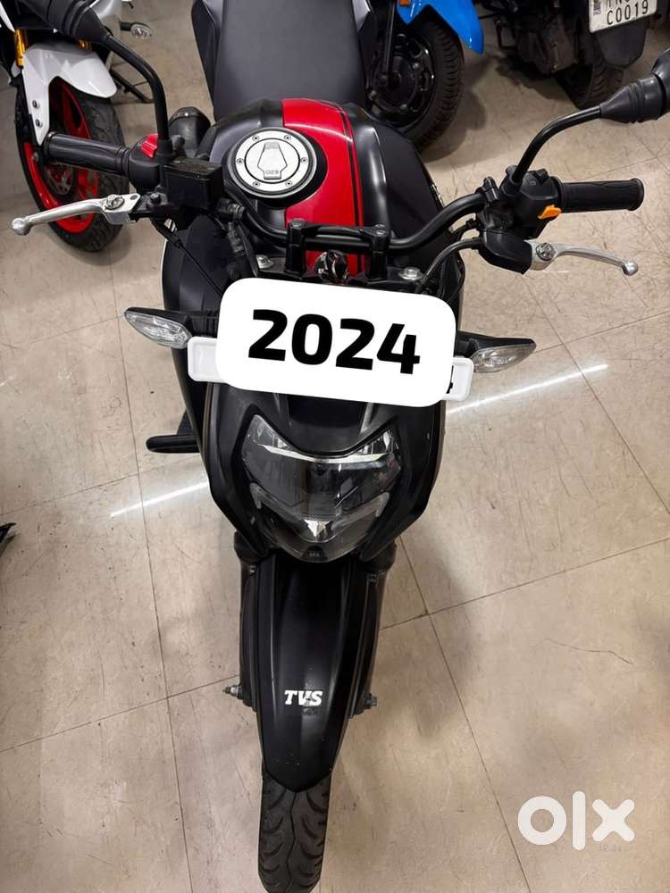 Tvs Apache 160 4V, 2024 Model