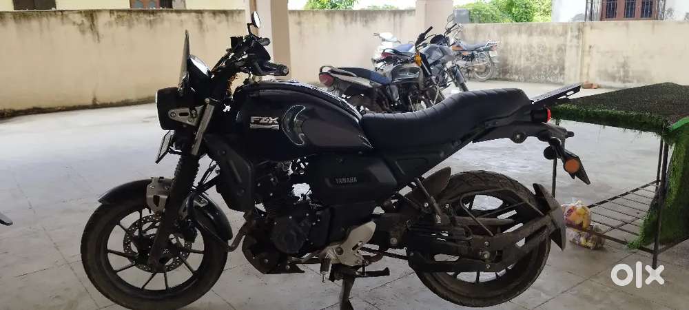 Yamaha fz x black 2024 model