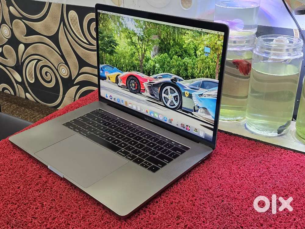 Apple Macbook Pro i7/16/256gb SSD 5.5gb Graphics 15inch Retina Display