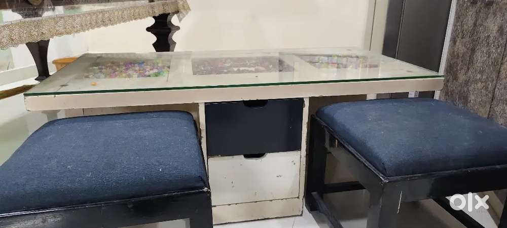 Wooden teapoy with glasstop with 2stools