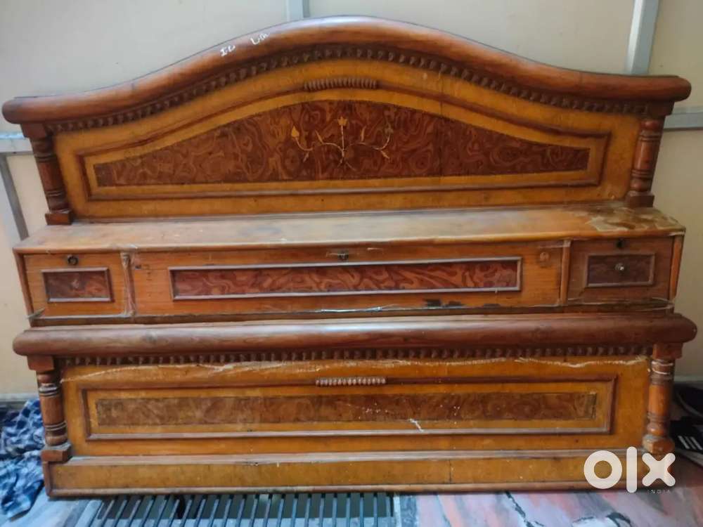 Old  wooden Furnitures