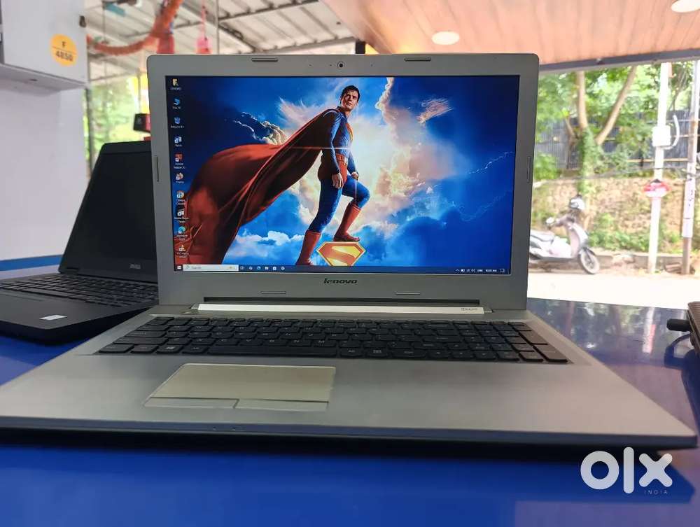 Lenovo i5 4th gen laptop with 2gb graphics only 11000