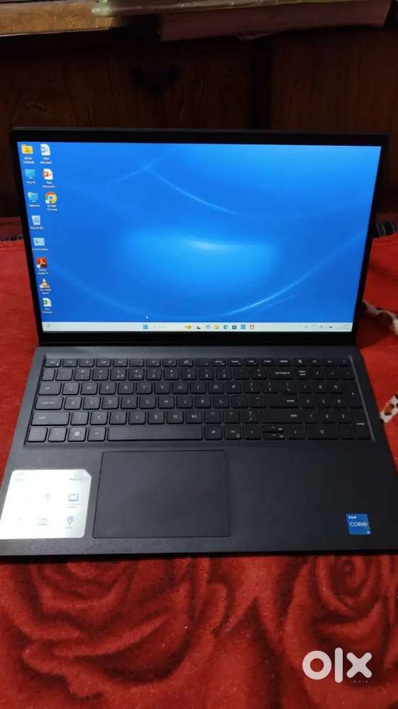 Dell laptop Intel i3 16/512GB ( with one year warranty March 2026)