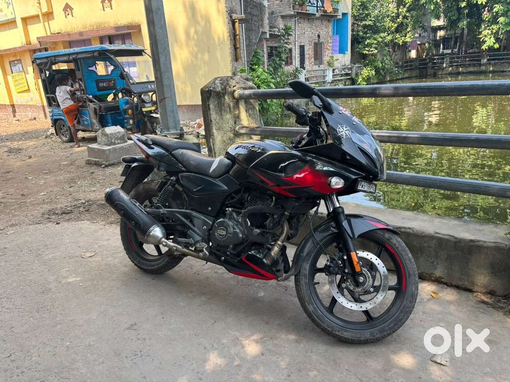 Pulser 220f