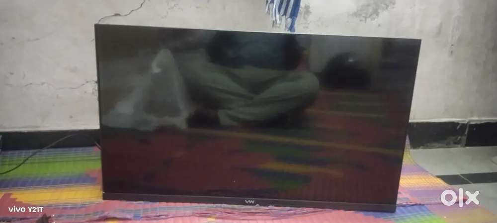 6600 VW 32 inch New Android smart HDTv
