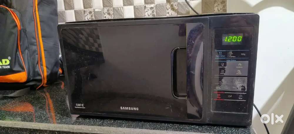 Microwave oven in very good condition