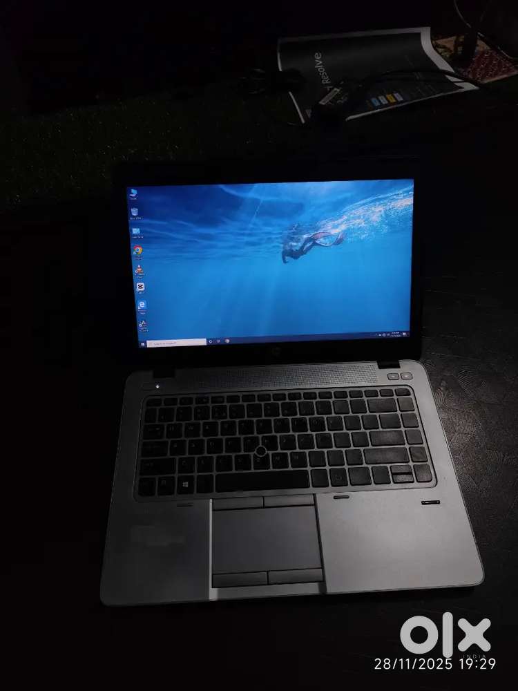 HP ELITBOOK i7