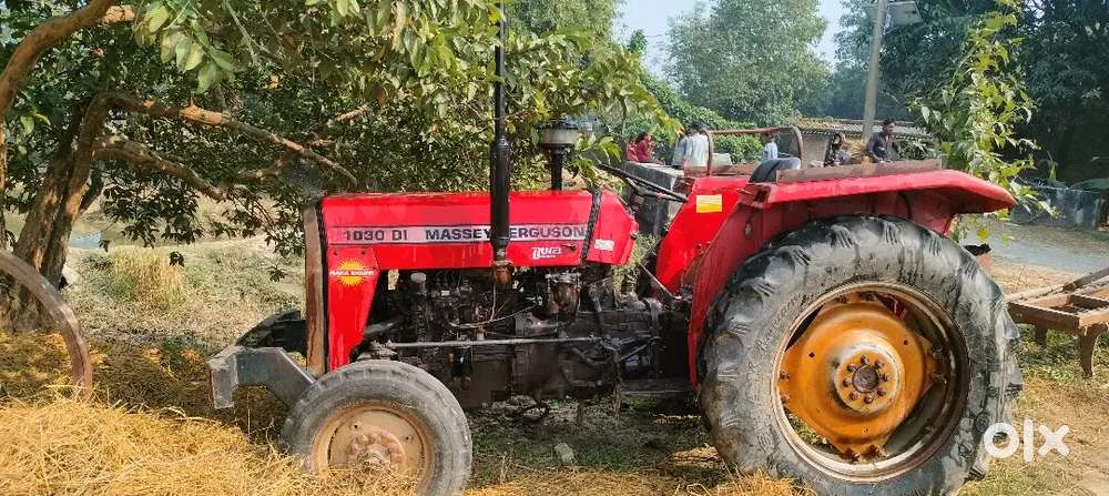 Tractor/ Messey Ferguson 1030