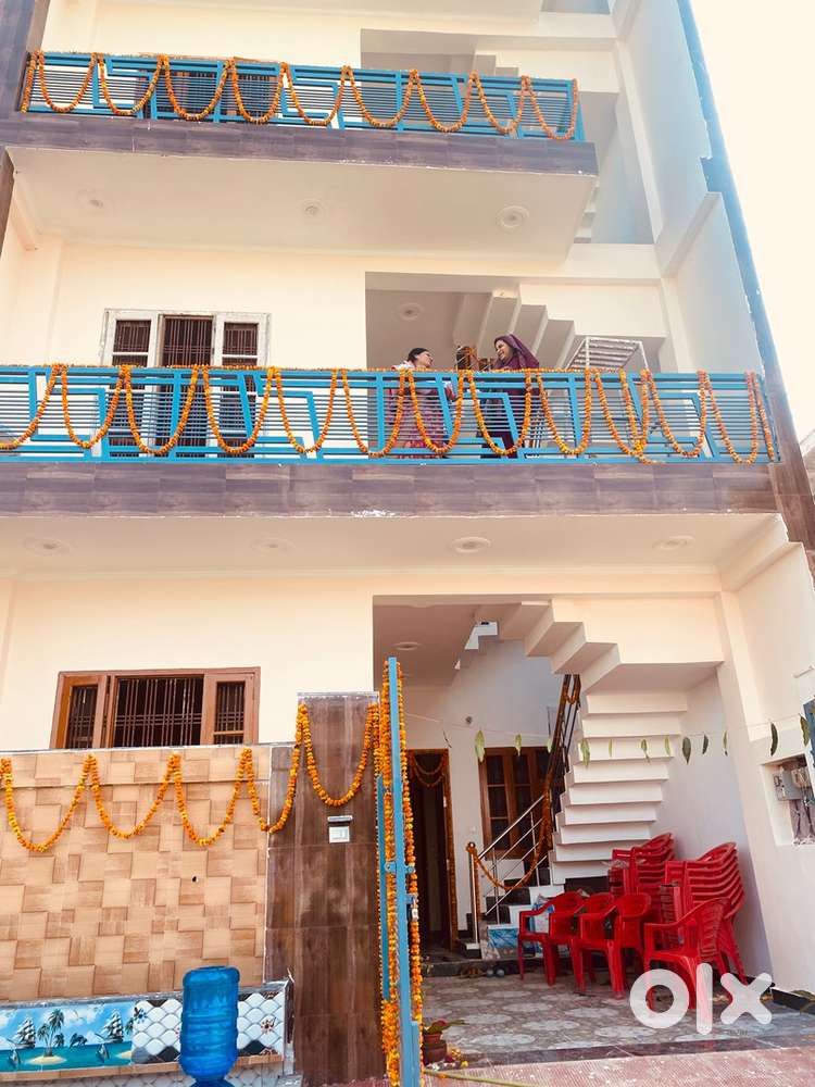 Corner independent house