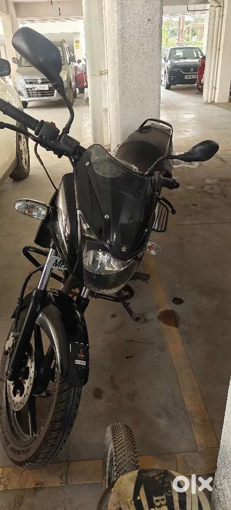 Pulsar 150 ( black)