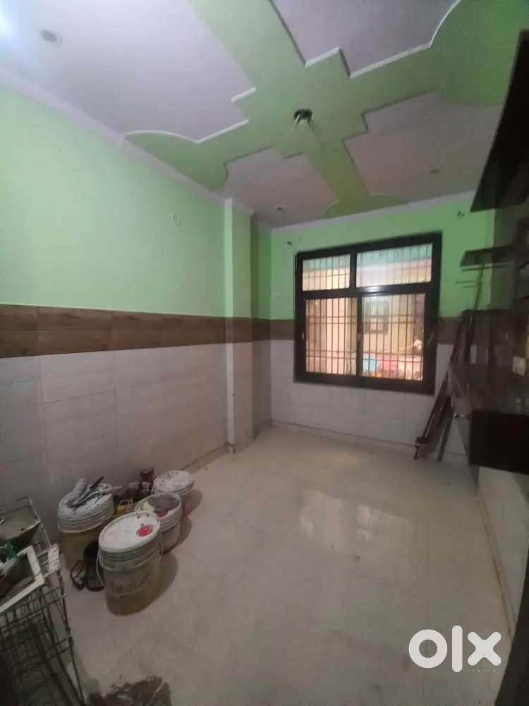 2BHK Family Flat on 1st Floor for Rent near Dwarka Metro – ₹8,000