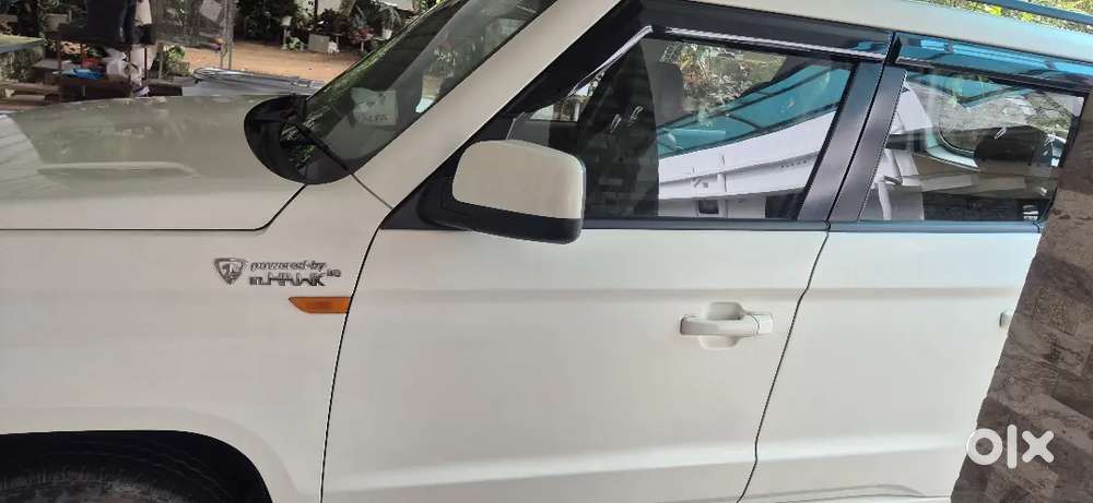 Mahindra TUV 300 2015
