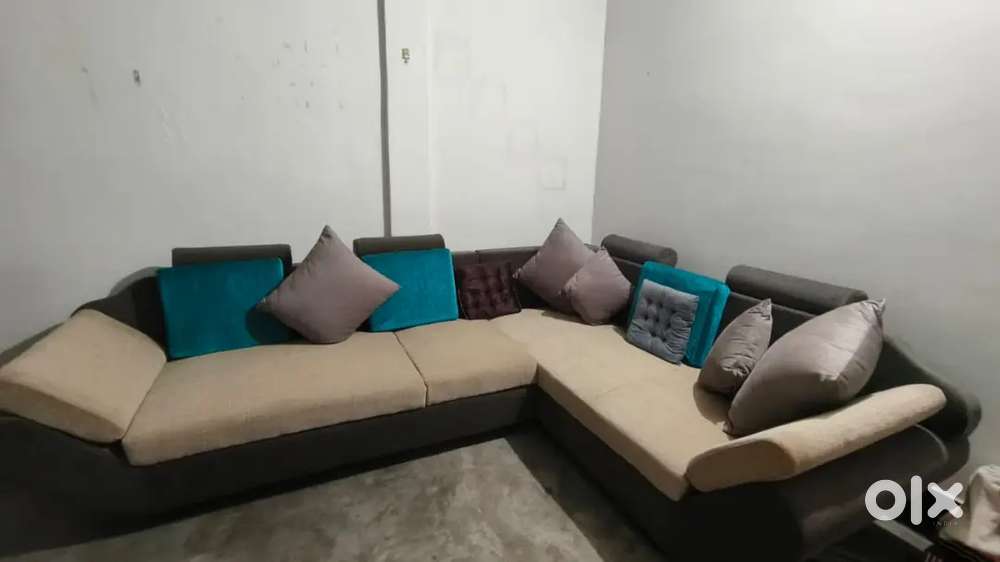 Modern Corner Sofa for Living Room – Hardly Used, Good Quality