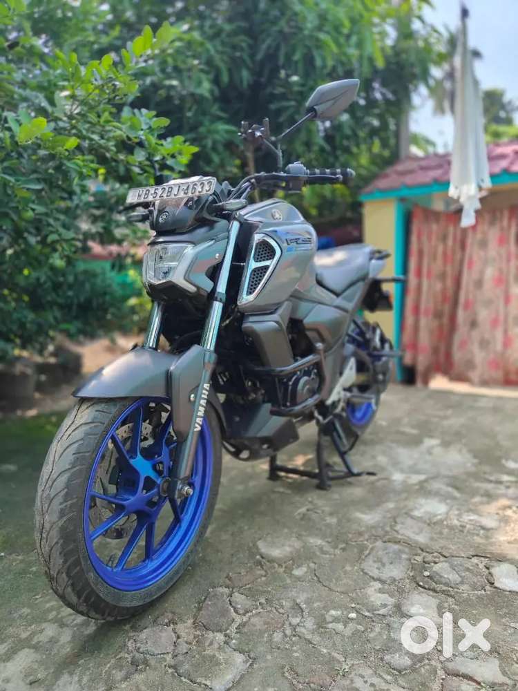 Yamaha fzs v4
