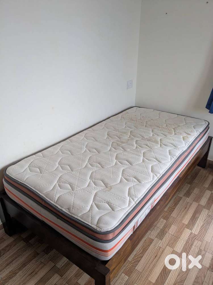 Duroflex Single Bed Mattress (MRP: ₹13.5k)