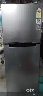 Double door refrigerator