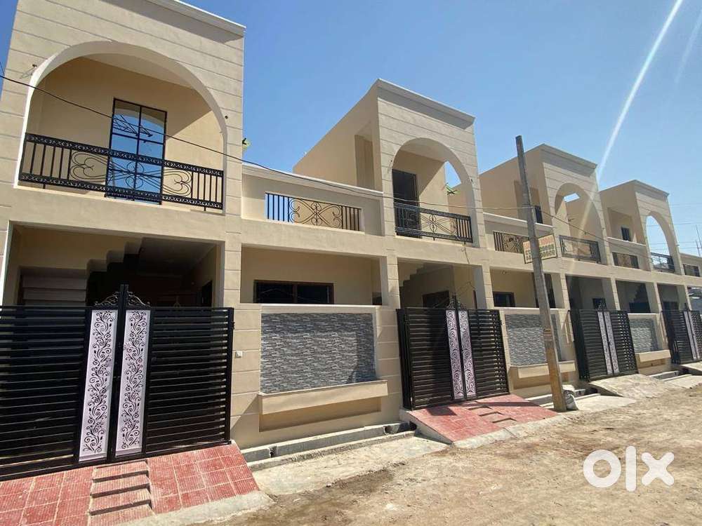 Premium ready to move row houses