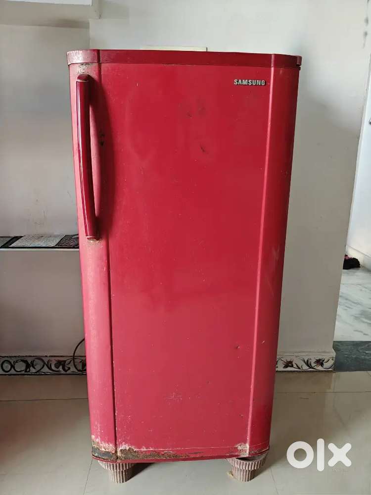 SAMSUNG REFRIGERATOR