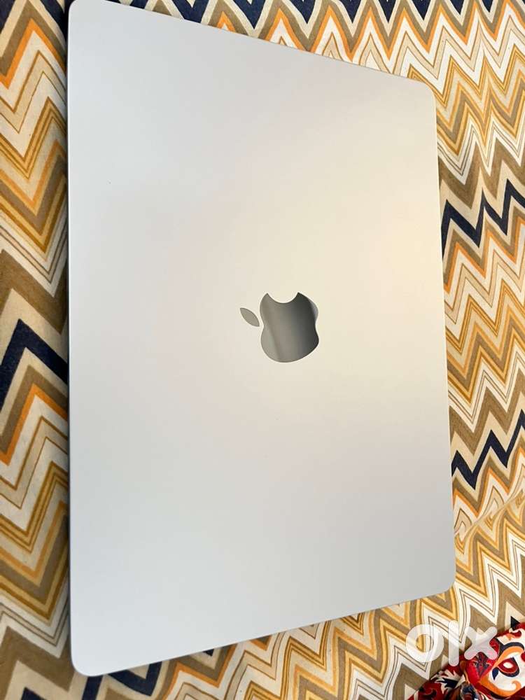 Apple MacBook M4 Air 13” 256gb 16gb RAM