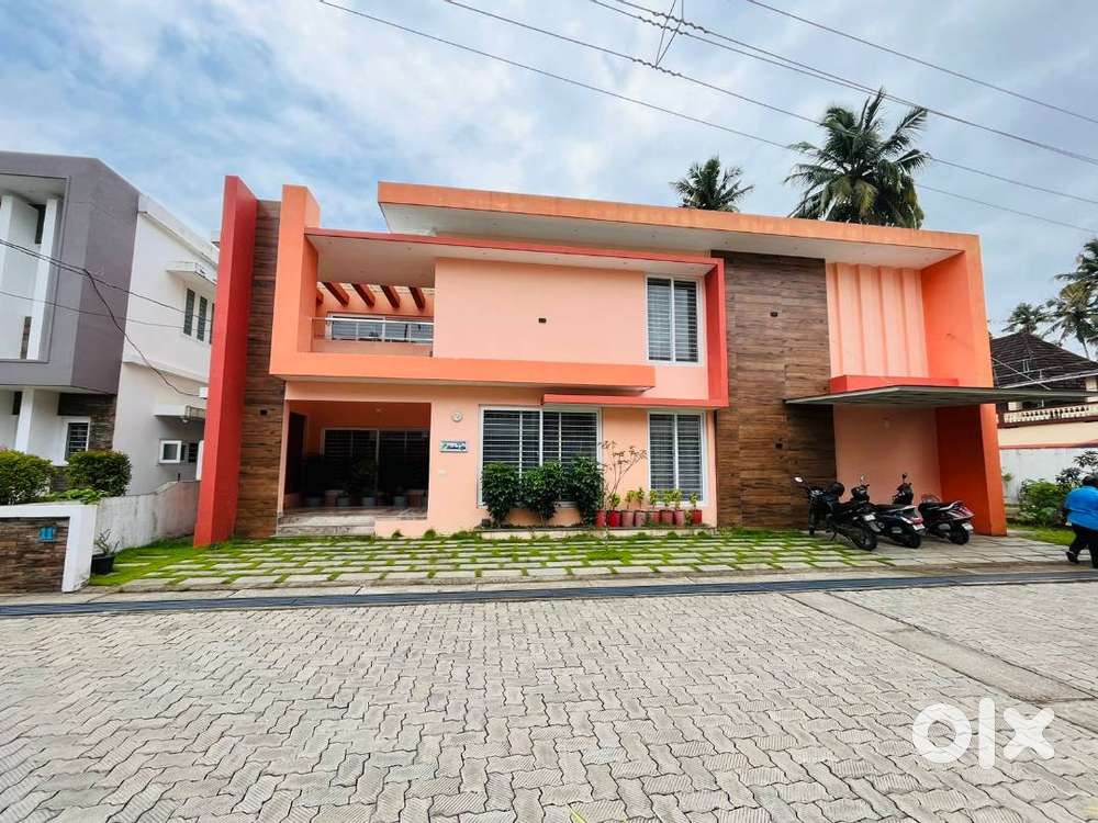 Amalanagar , 2900 SqFt,Gated community Villa  - Thrissur