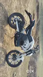 Revolt rv 400 top model