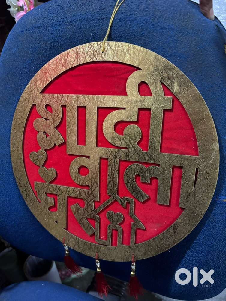 Needs girls for manufacturing work