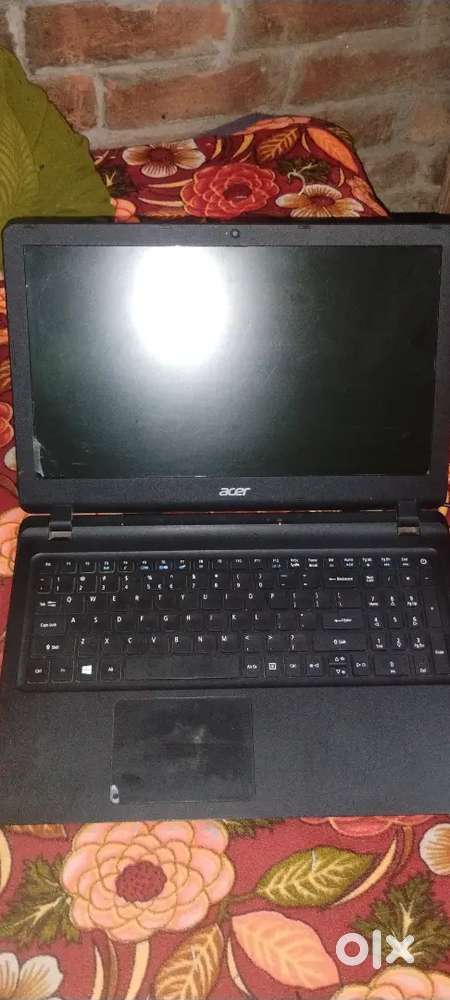 Acer aspire ES1