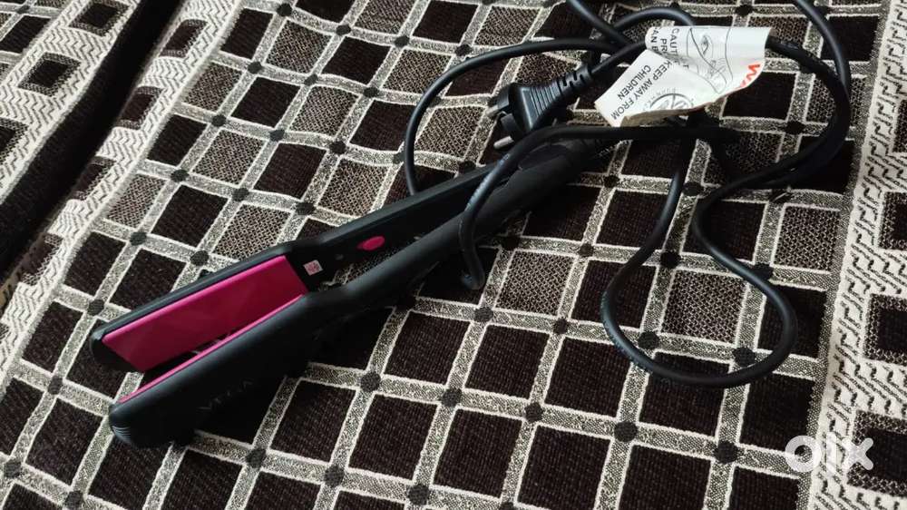 VEGA Hair Straightener