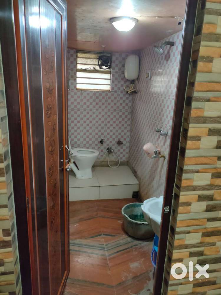 Semi furnished 2BHK rooms near DLF-1 new town