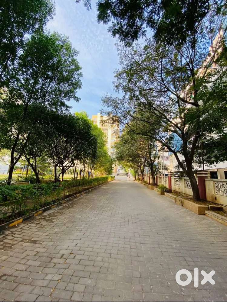 2 BHK flat with car parking, semi furnished flat Available for sale