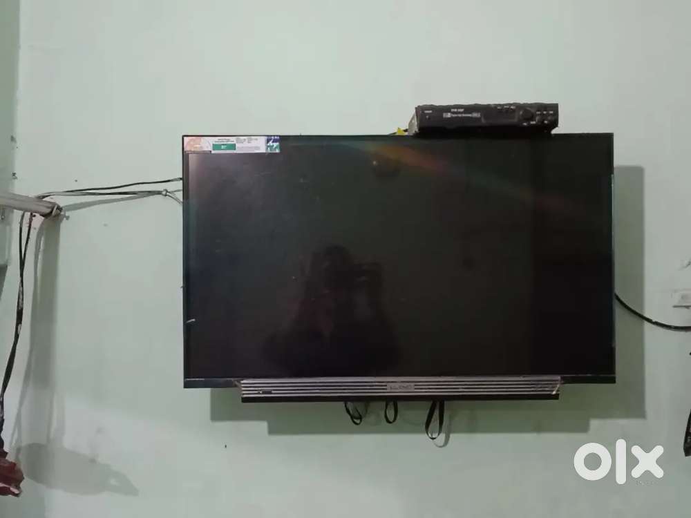Tv (lloid)65cm smart tv