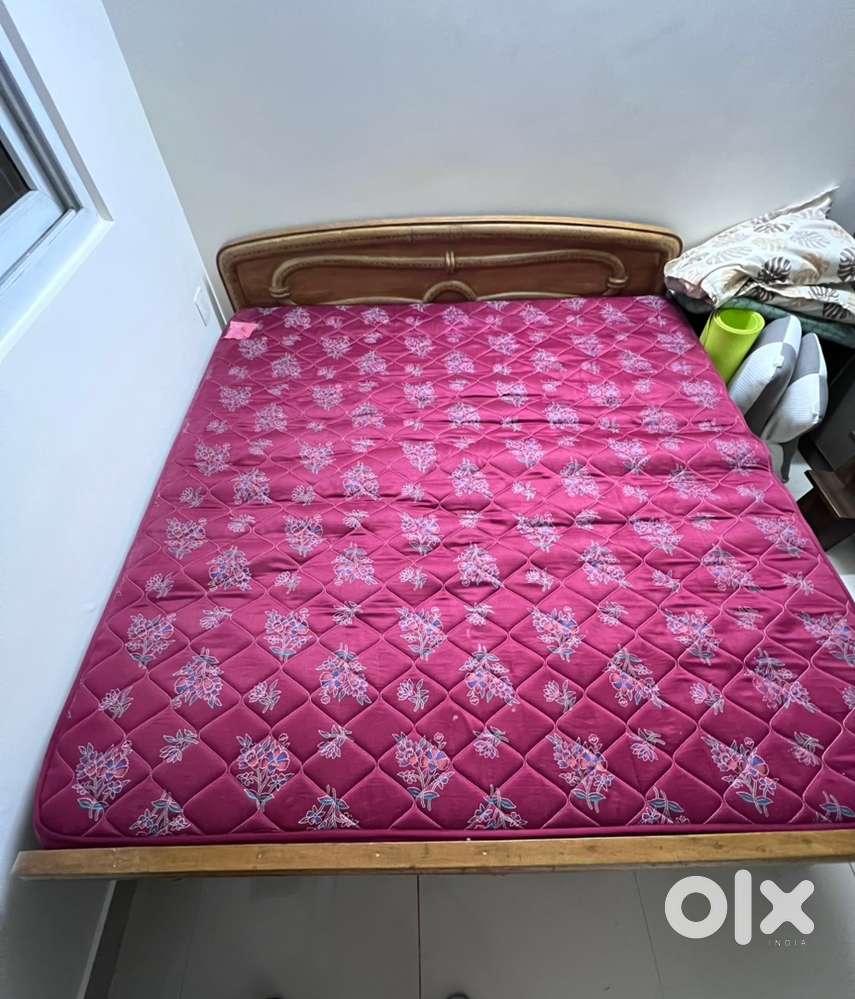 King size sturdy bed with mattress