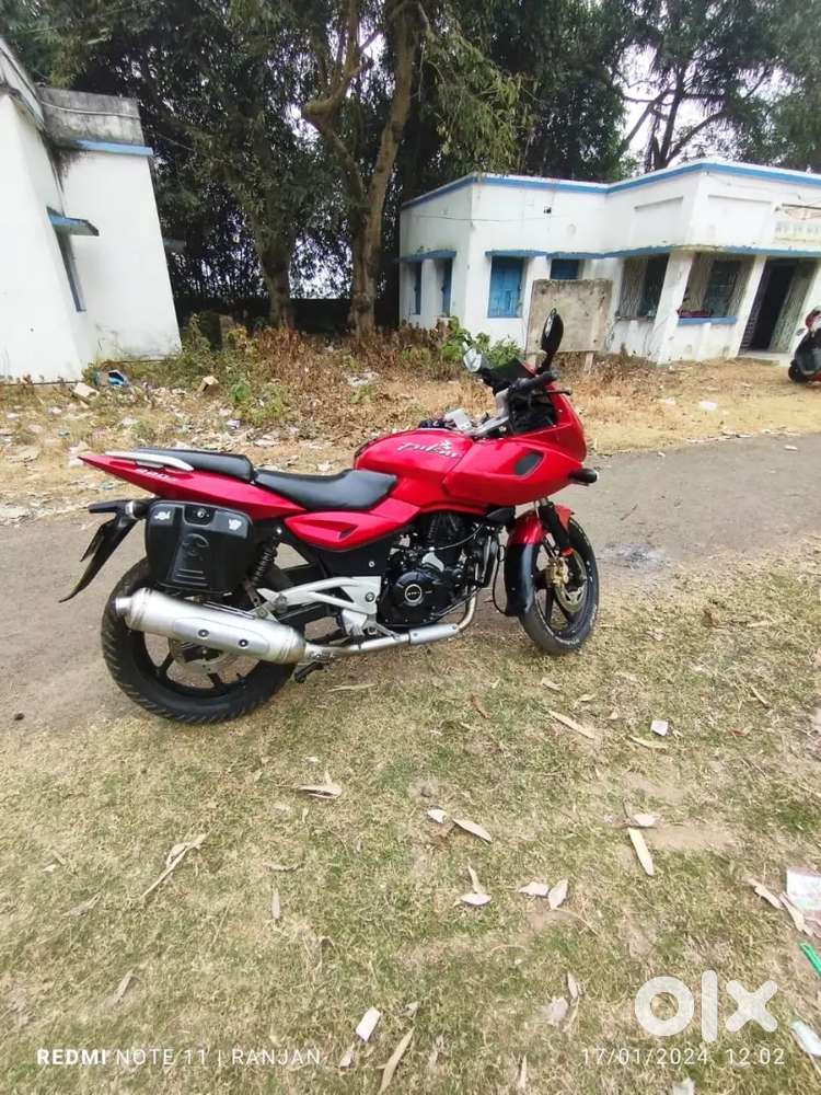 Pulsar 220F 2011 Model  Red Colour Good Condition