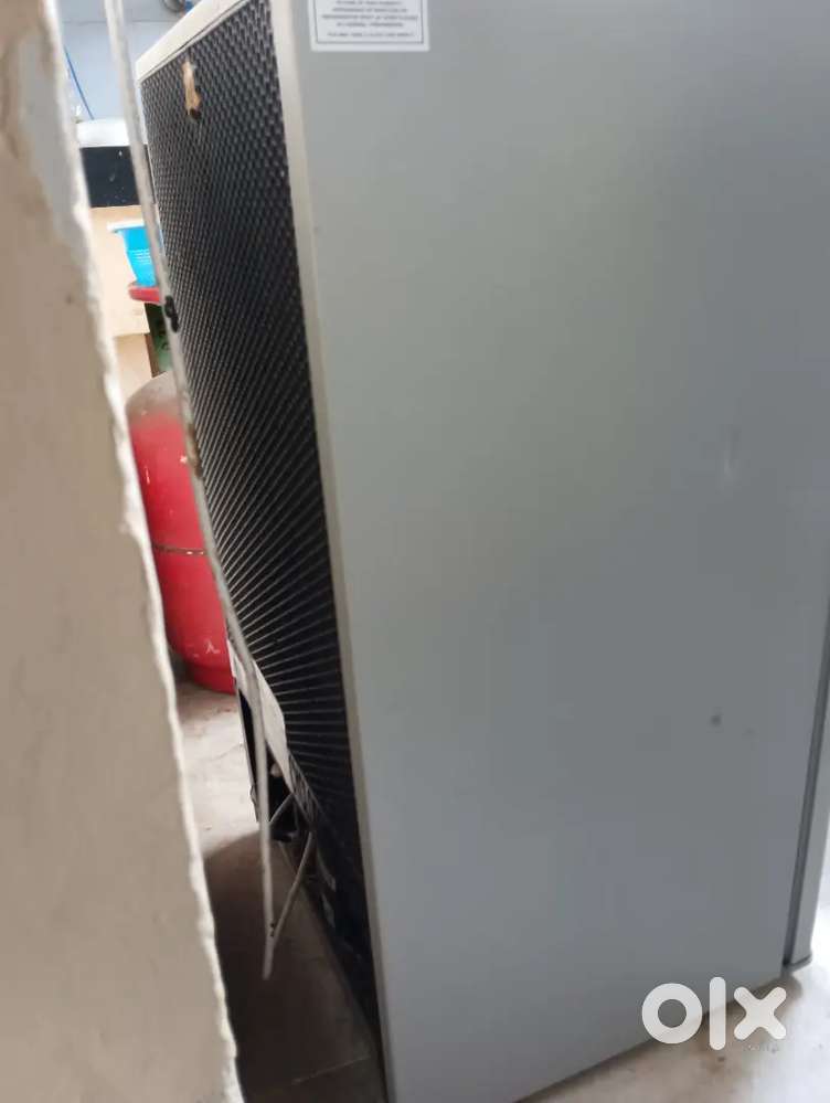 Selling a small fridge for rental and pg purpose