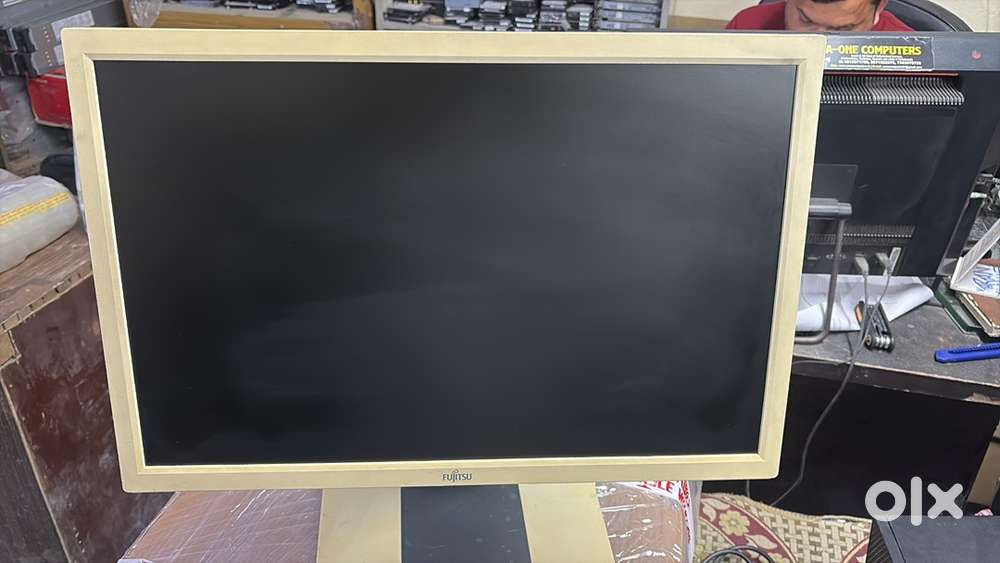 Fujistu Screen size 22 inch