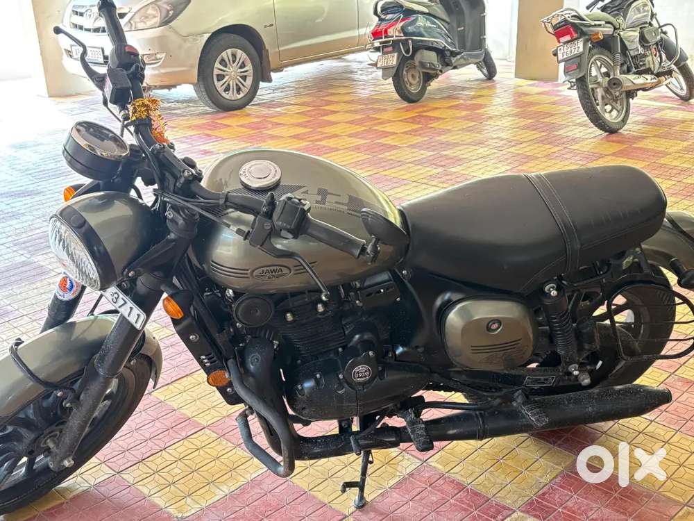 Jawa 42 cosmic carbon petrol bs6