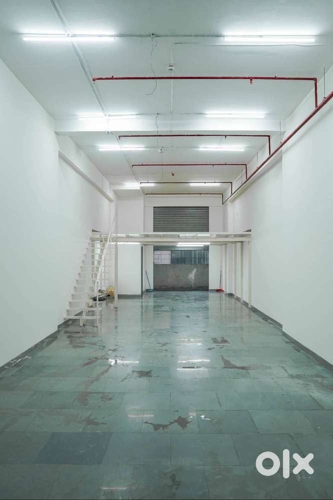 Prime Shop Space for Rent – 947+300 Sq. Ft.