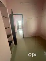 Sharing room for female bachelor