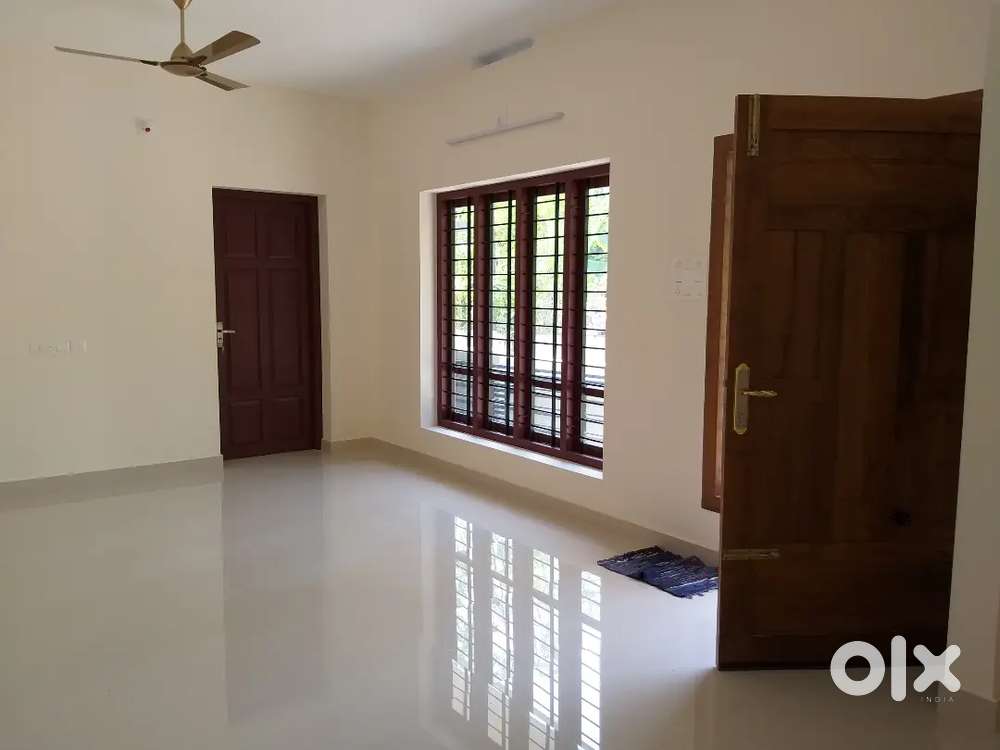 New 3Bhk Upstair House..Kaithamuku Area.. Preferred Employee Family..