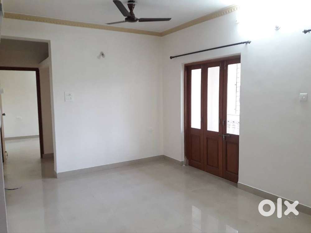 2 BHK Semi furnished flat for rent at Porvorim Rs 26000/-.