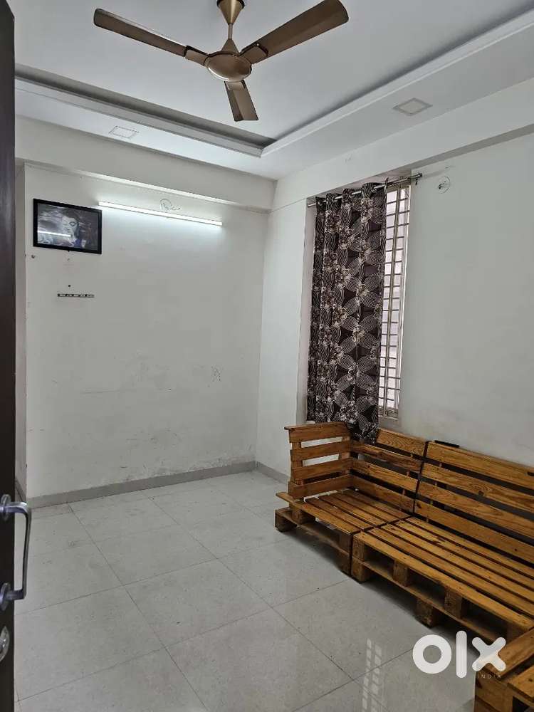 1 Bhk Flat Available Full Furnished  & Independent