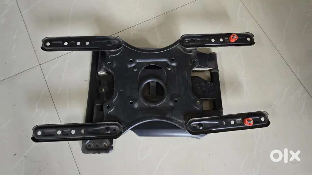 Swivel wall mounting stand